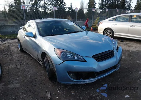 2010 Hyundai Genesis 3.8 Track z USA, uszkodzony, nr VIN KMHHU6KH2AU006952
